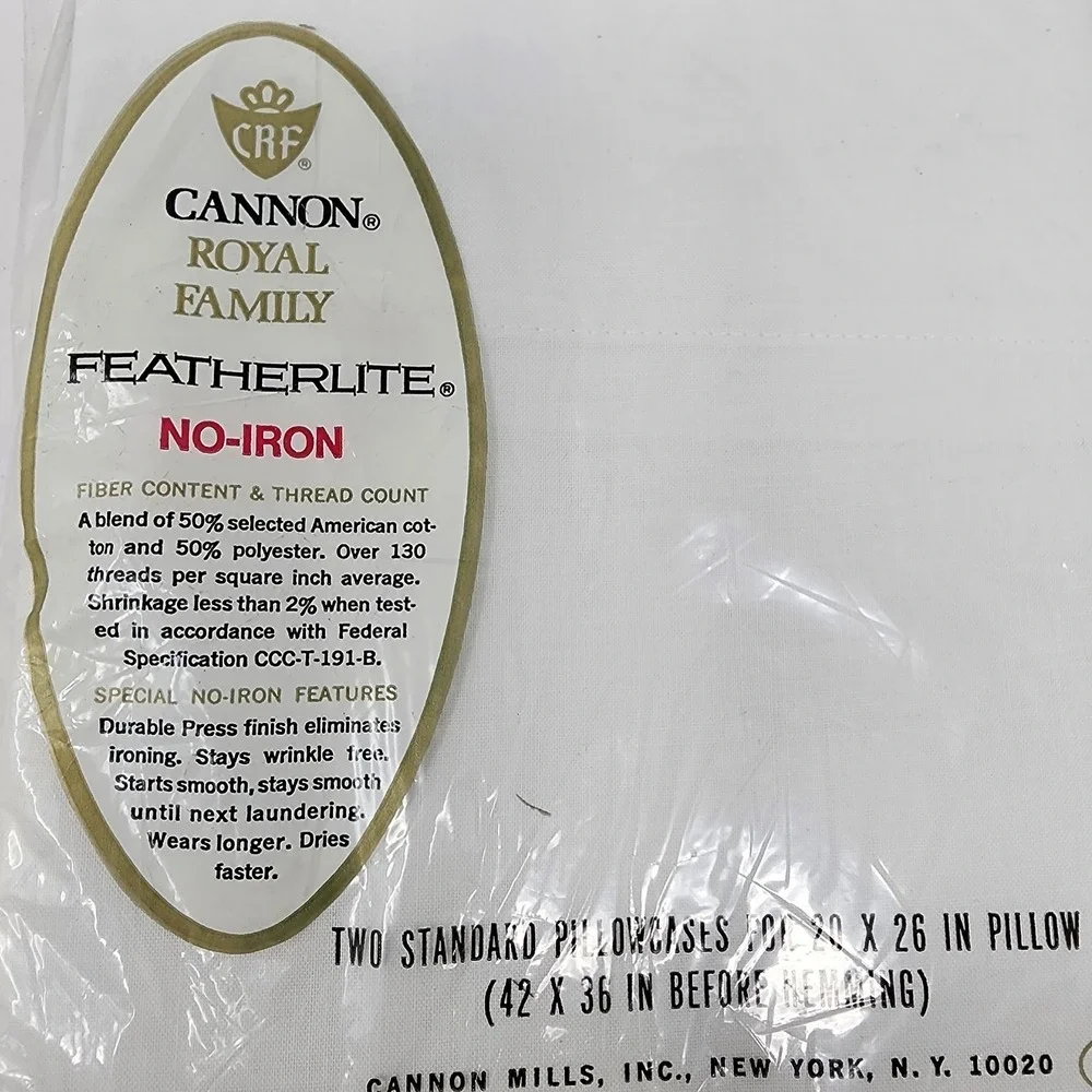 Vintage White Cannon Royal‎ Family Featherlite No Iron Standard Pillow Cases USA